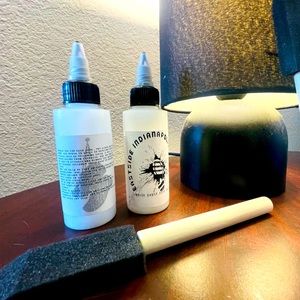 8oz’s White Sole Sauce Bottle W/ Gloves & Brush